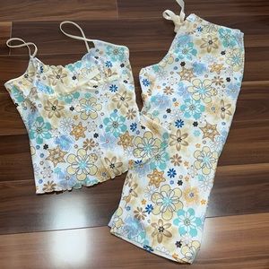 Large Blue Daisy floral 100% cotton floral tank and capri pajama sleep set
